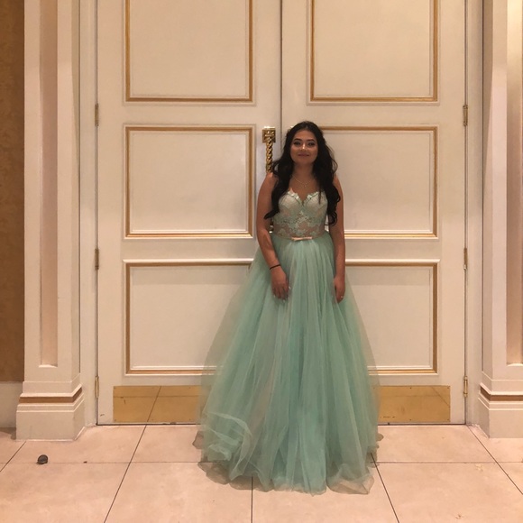 Prom dress - Picture 5 of 5